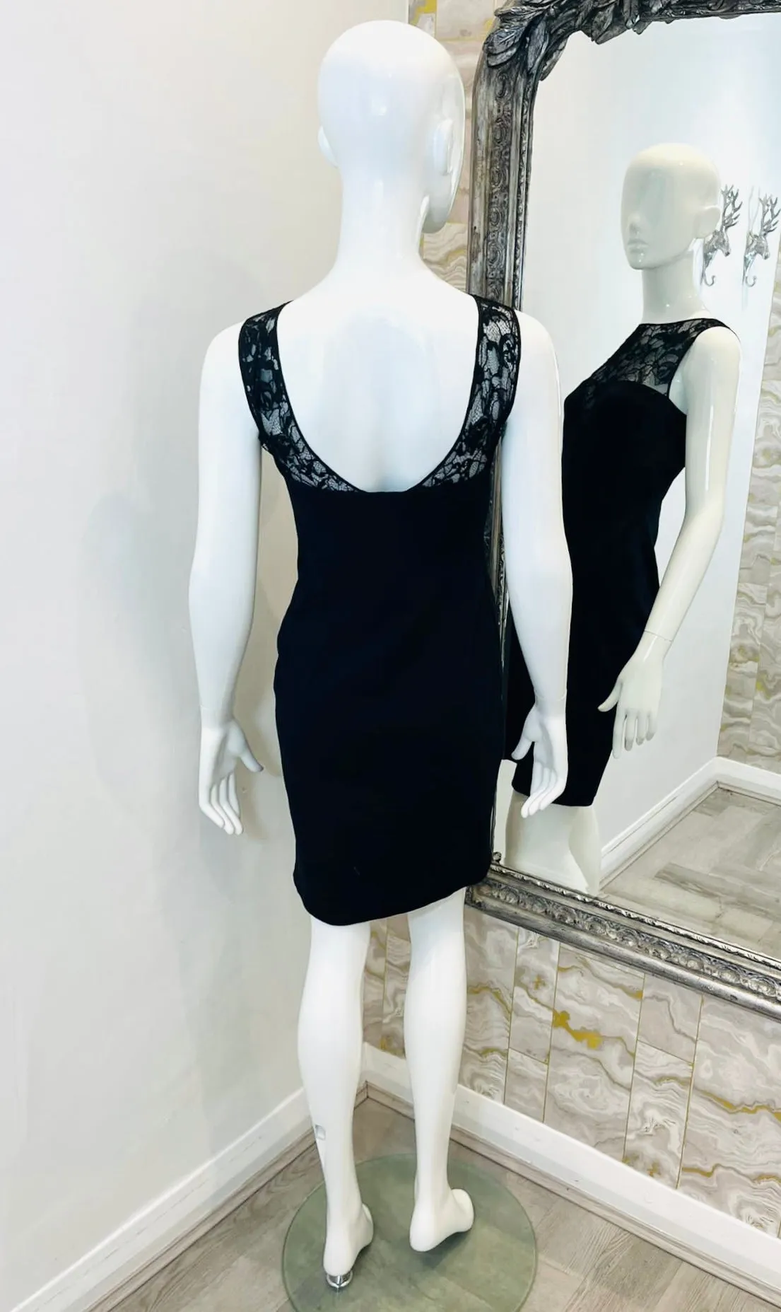 Emilio Pucci Lace Embellished Sheath Dress. Size 40IT