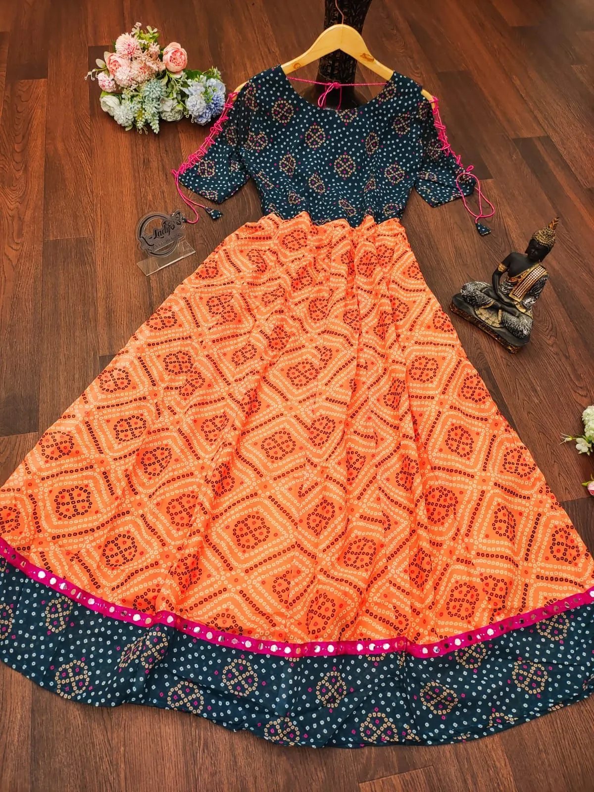 Fox Georgette With Complete Lining Anarkali Gown