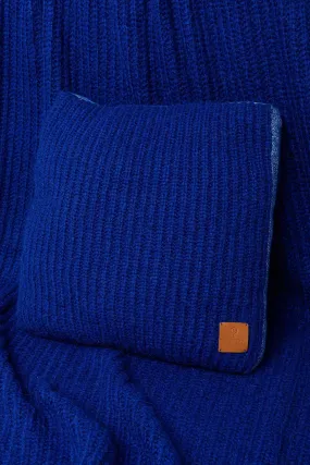 KNITWEAR PILLOW WITH GLITTERY EDGE - BLUE
