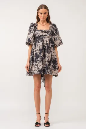 Certainly! Here’s an optimized title for the product Zanita Dress with modifiers:

Elegant Zanita Floral Print Maxi Dress - Comfortable Summer Wear with Adjustable Straps

Feel free to adjust the modifiers based on the specific features and style of the dress!